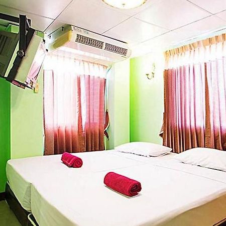 Four Sons Inn Bangkok Esterno foto